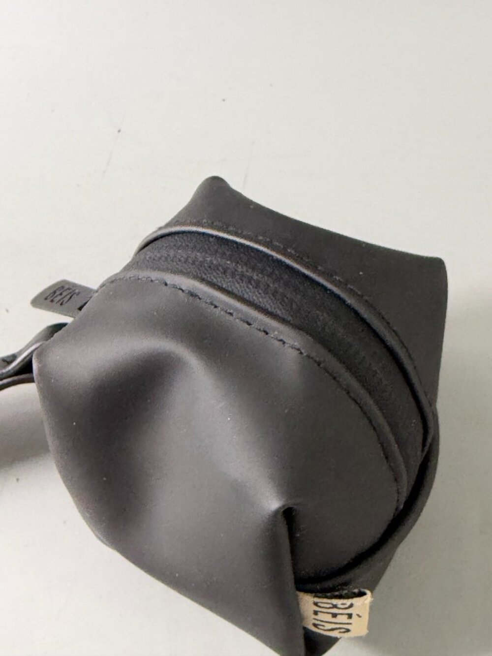 BEIS Pacifier Pouch - Picture 3 of 9